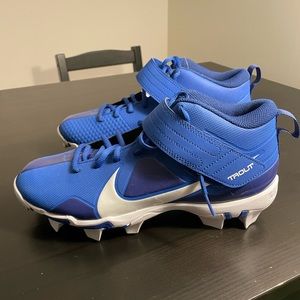 New! Men’s Sz. 8 Nike Trout Cleats